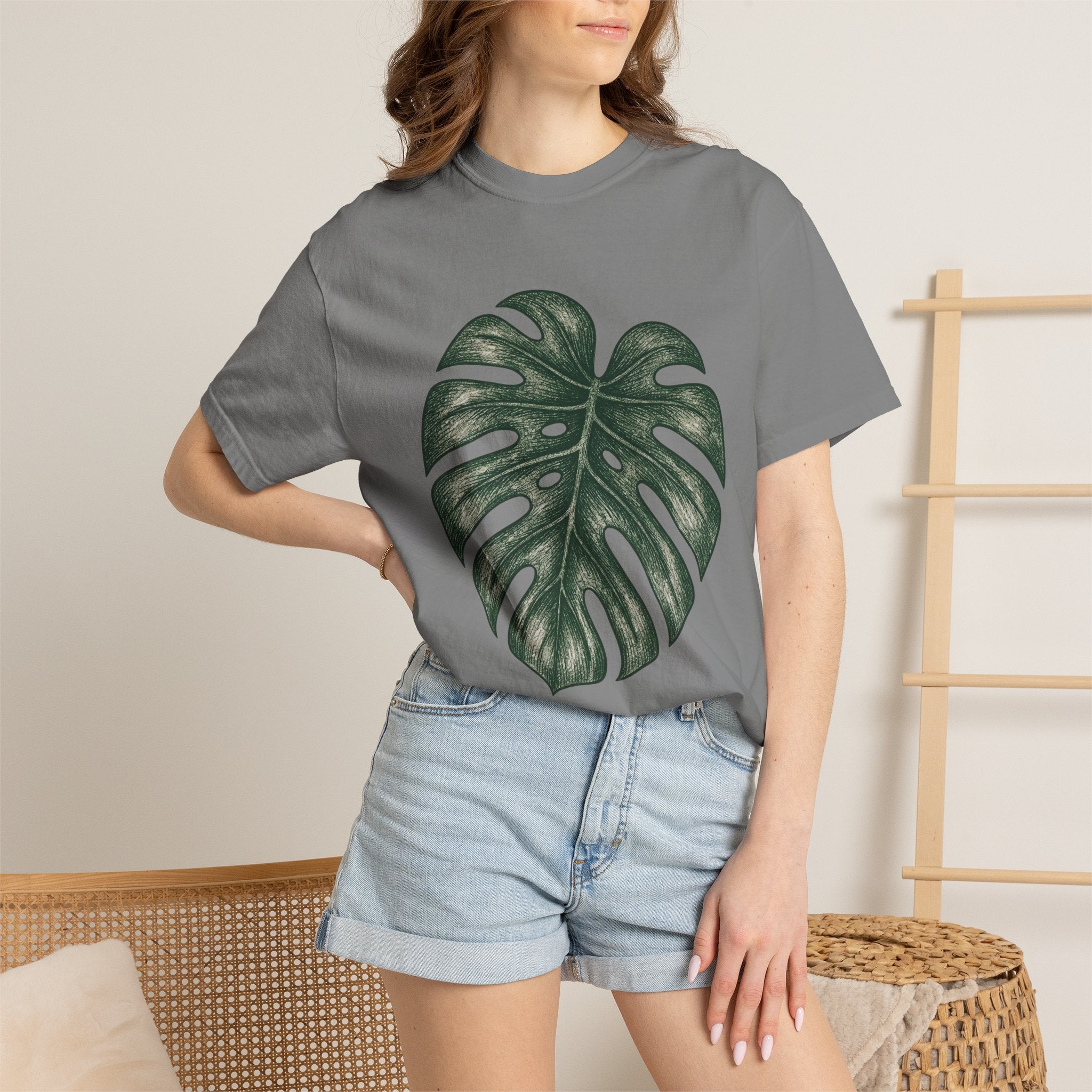 Monstera Leaf Graphic T-Shirt