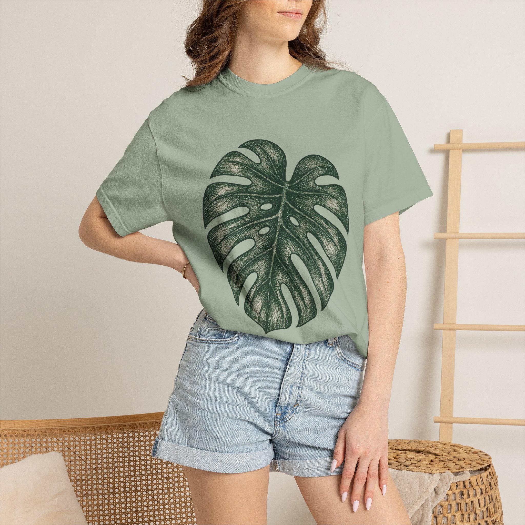 Monstera Leaf Graphic T-Shirt