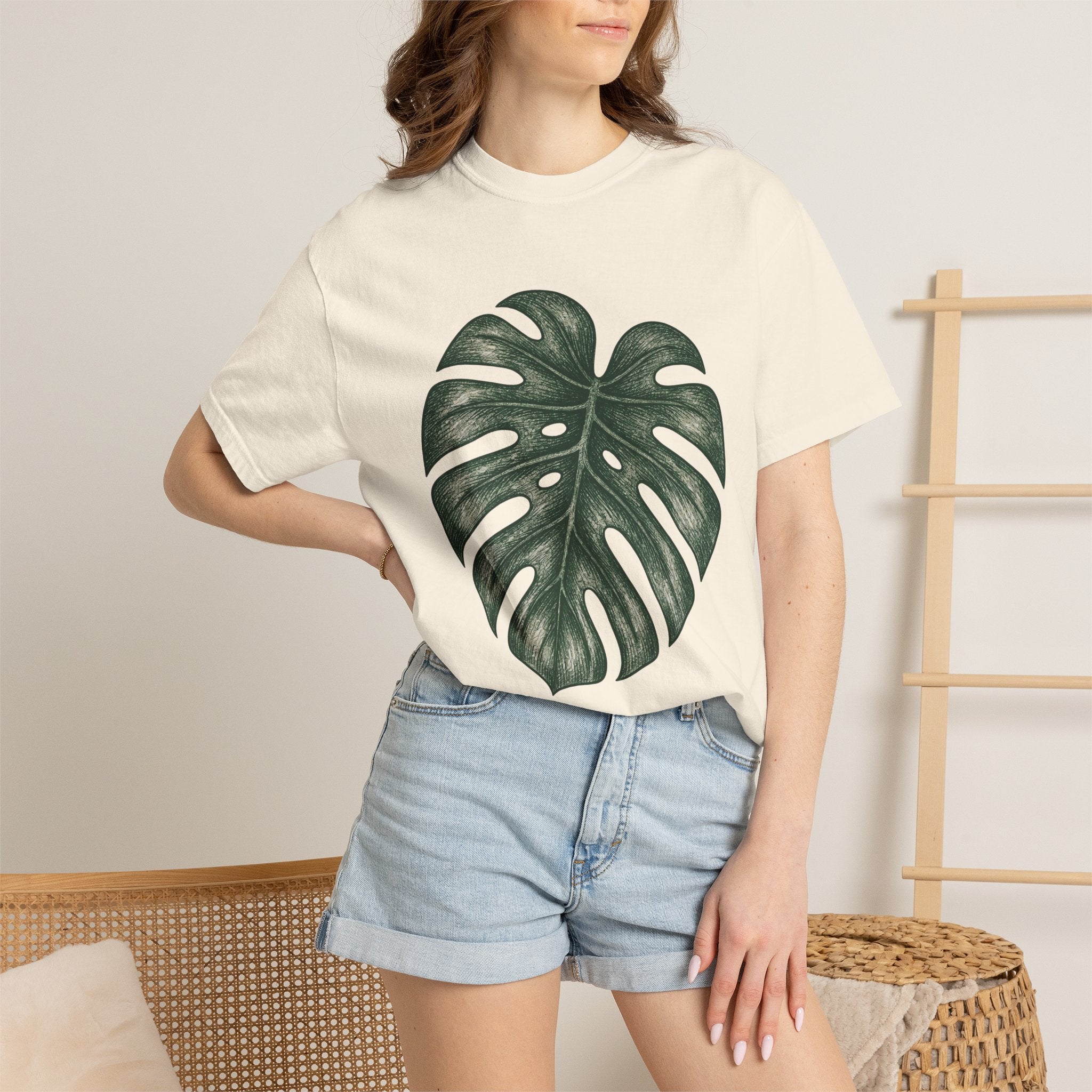 Monstera Leaf Graphic T-Shirt