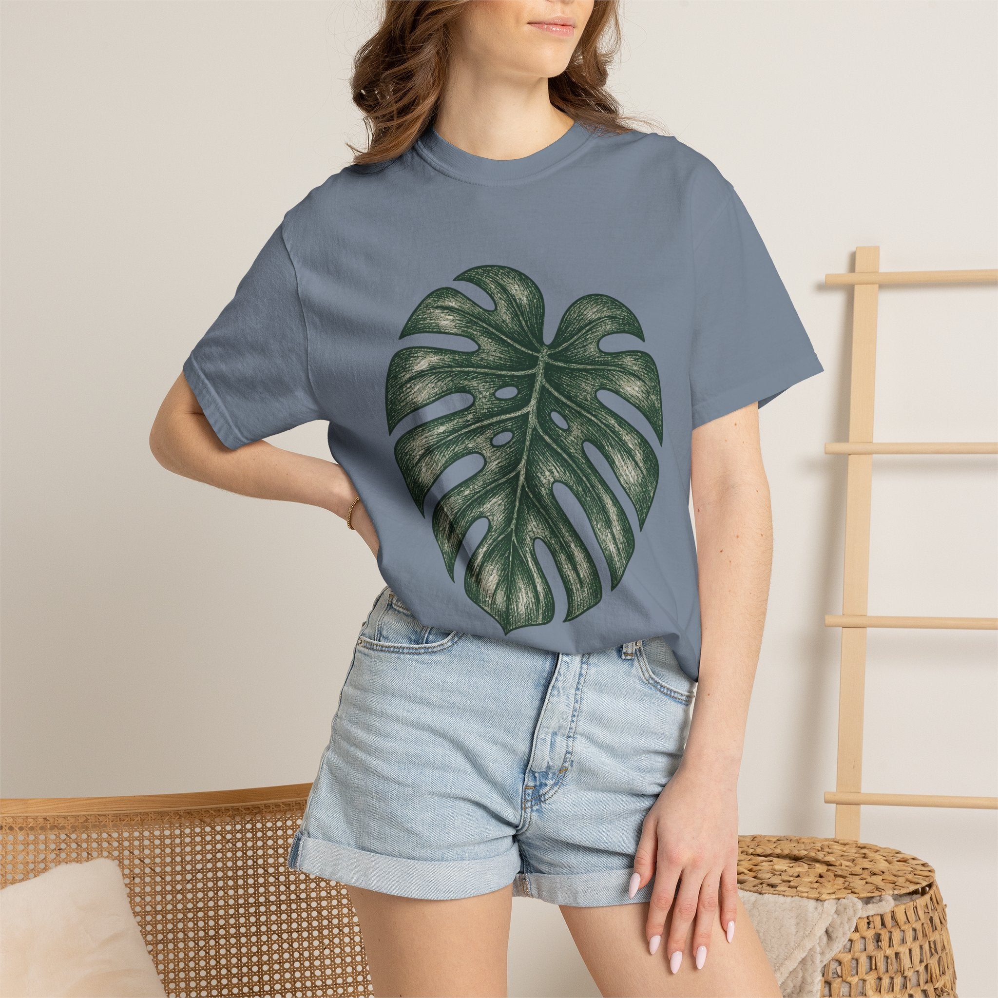 Monstera Leaf Graphic T-Shirt